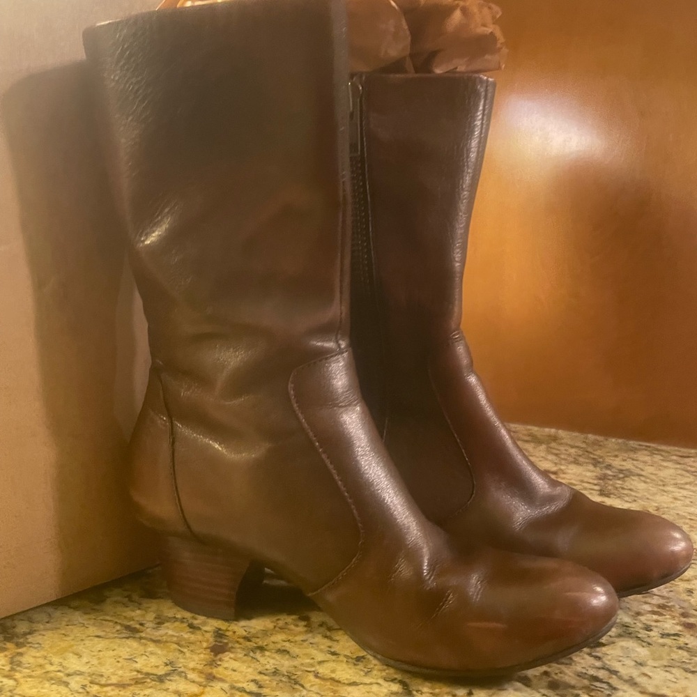 Born Boots New